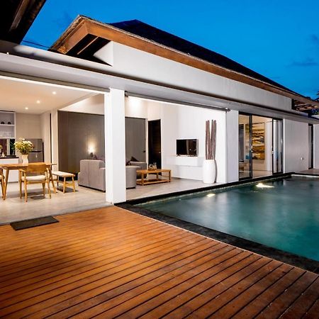 Villa Dedayuh Seminyak Exterior photo